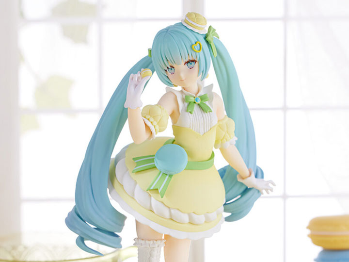Anime Hatsune Miku Sweet Macaroon Citron Figure - (22cm)