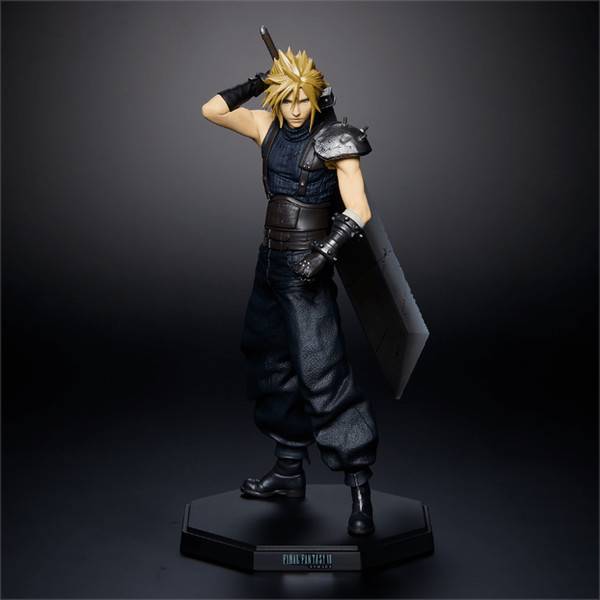 Square Enix Final Fantasy VII Remake - Cloud Strife Figure (22cm)