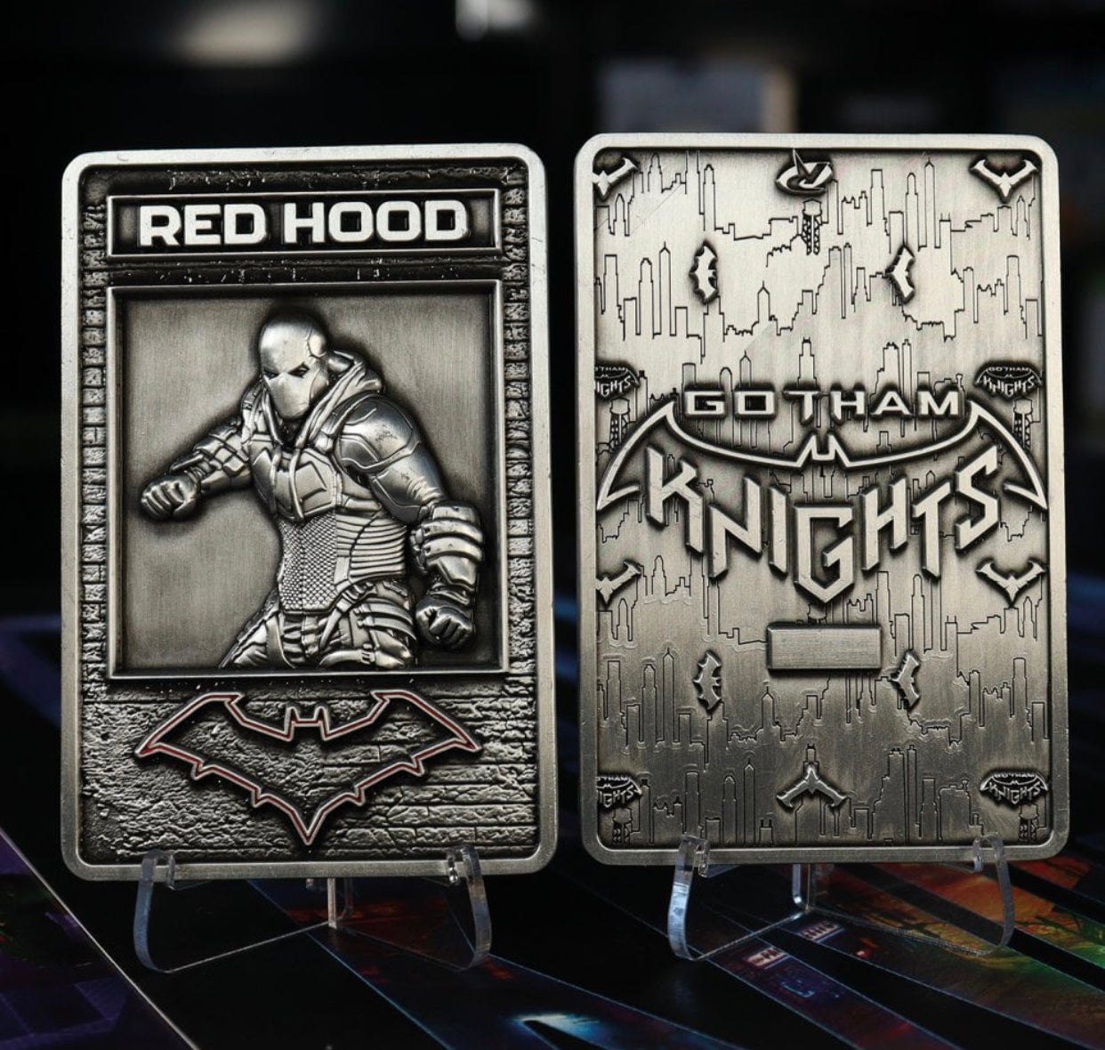 DC Comics Gotham Knights Red Hood Limited Edition Metal Card (10cm)