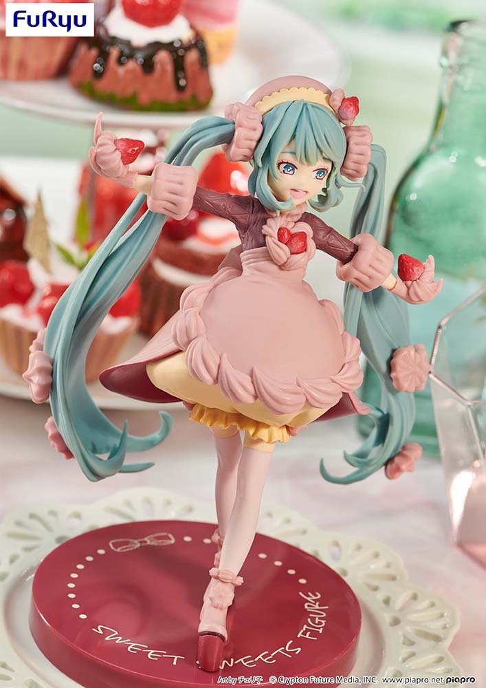 Anime Hatsune Miku SweetSweets Series Miku Strawberry Chocolate Figure (17cm)