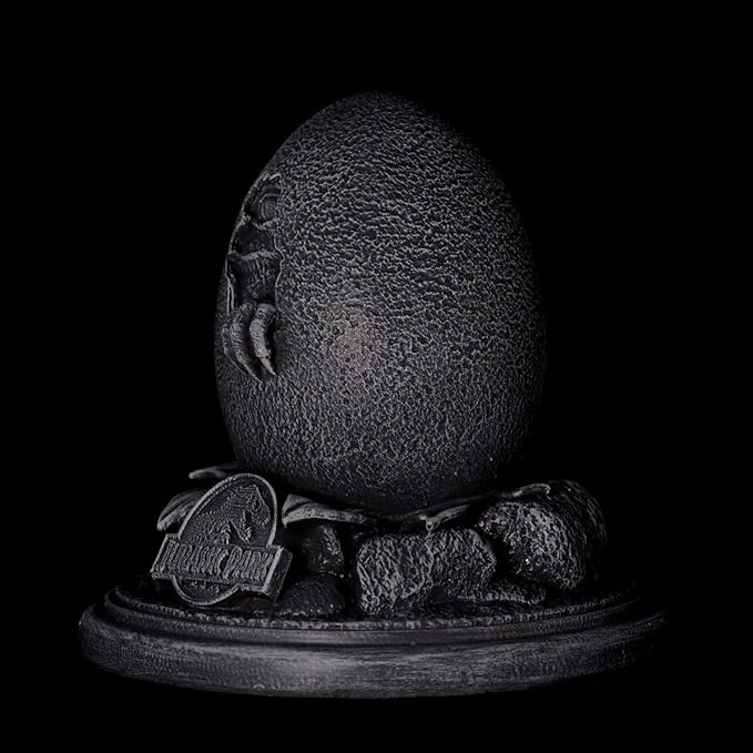 Jurassic Park 30th Anniversary Replica Egg (12cm) & John Hammond Cane Set (19cm)