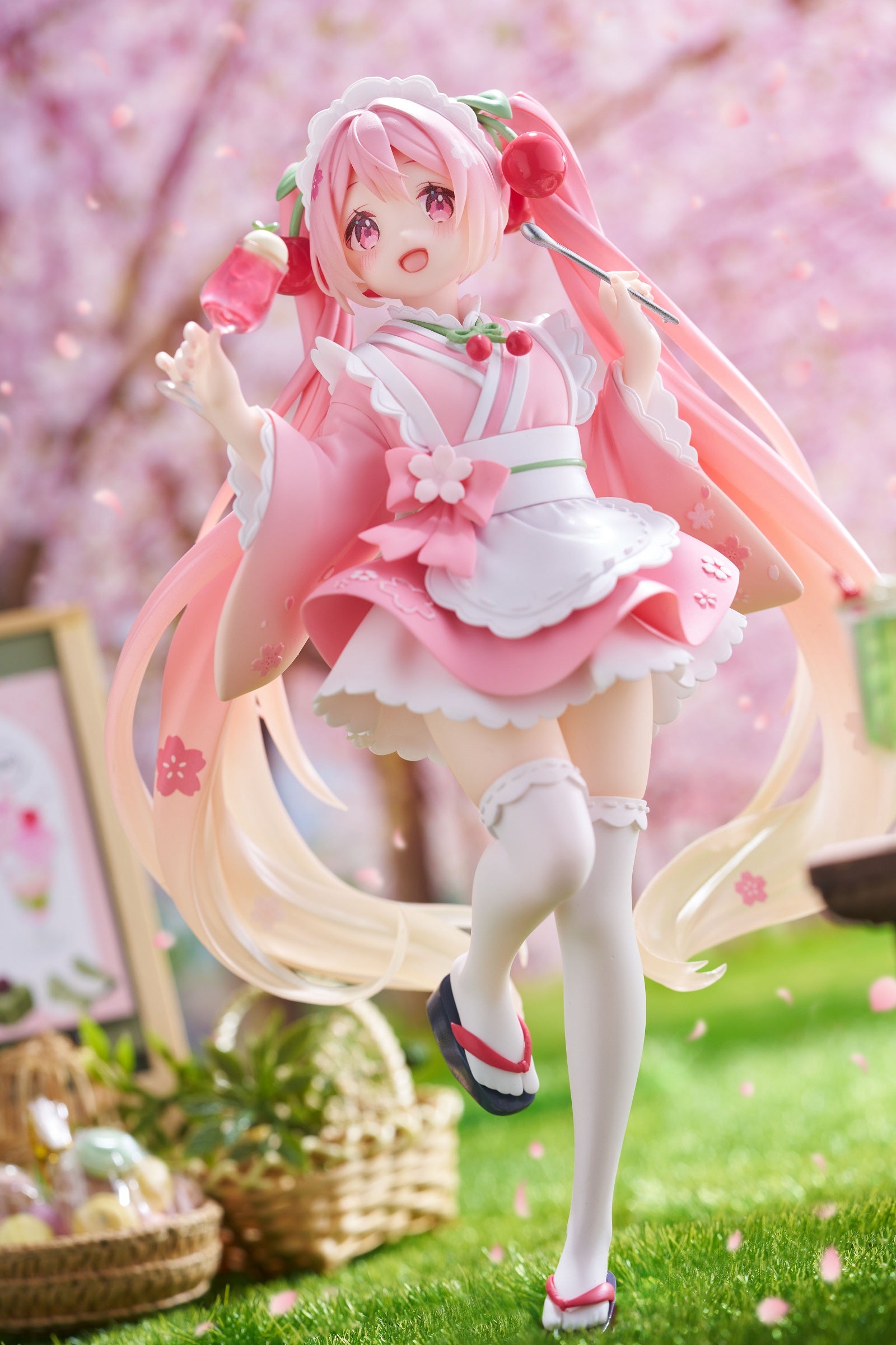 Anime Hatsune Miku Sakura Figure (18cm)
