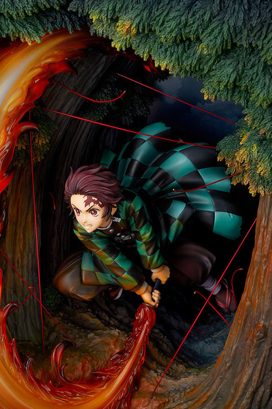 Anime Demon Slayer: Kimetsu no Yaiba Tanjiro Kamado Hinokami Kagura Dance Complete Figure (36cm)