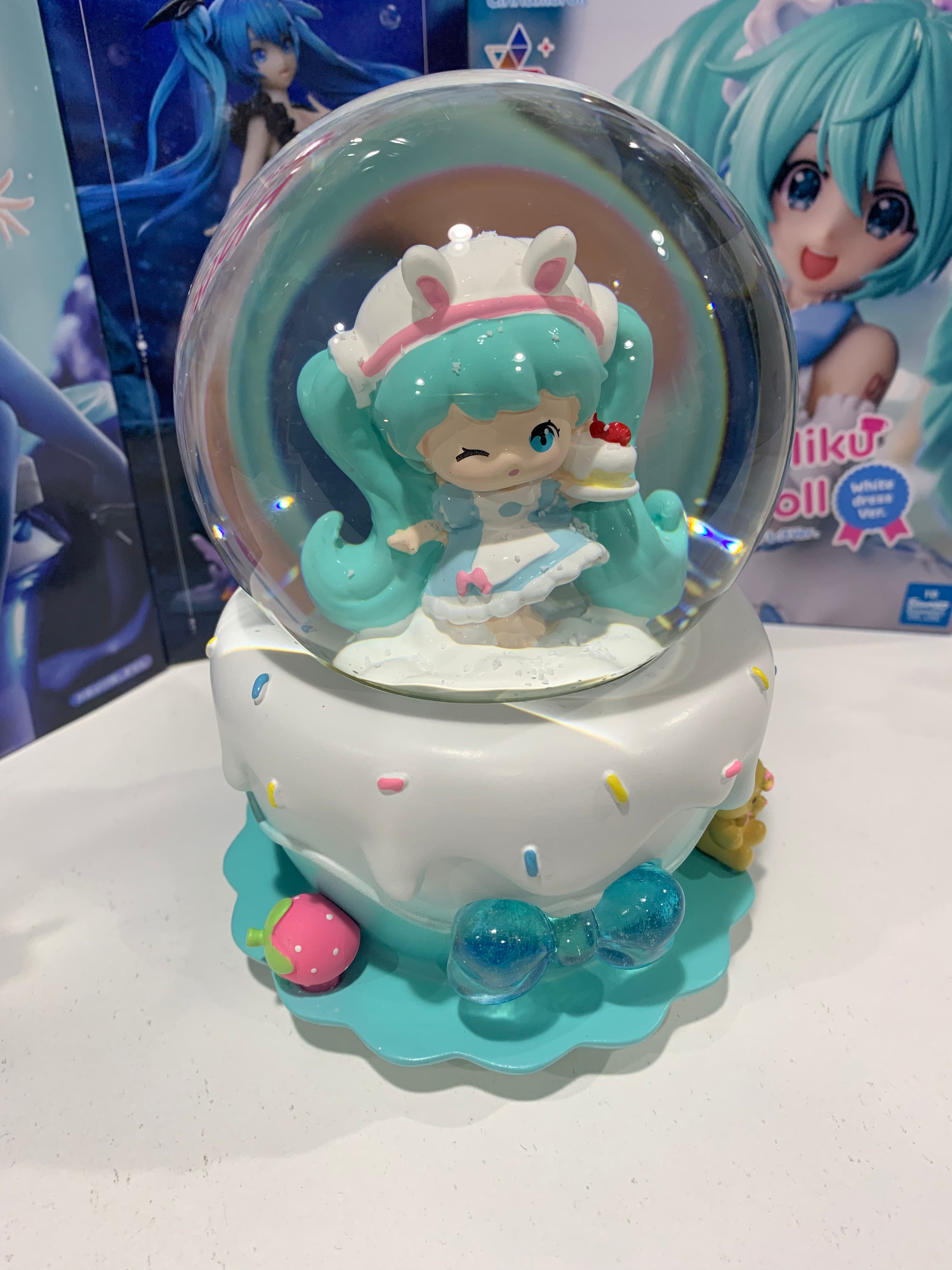 Hatsune Miku Musical Snow Globe 3D Crystal Ball, Music Box with Colorful LED Light (17cm)