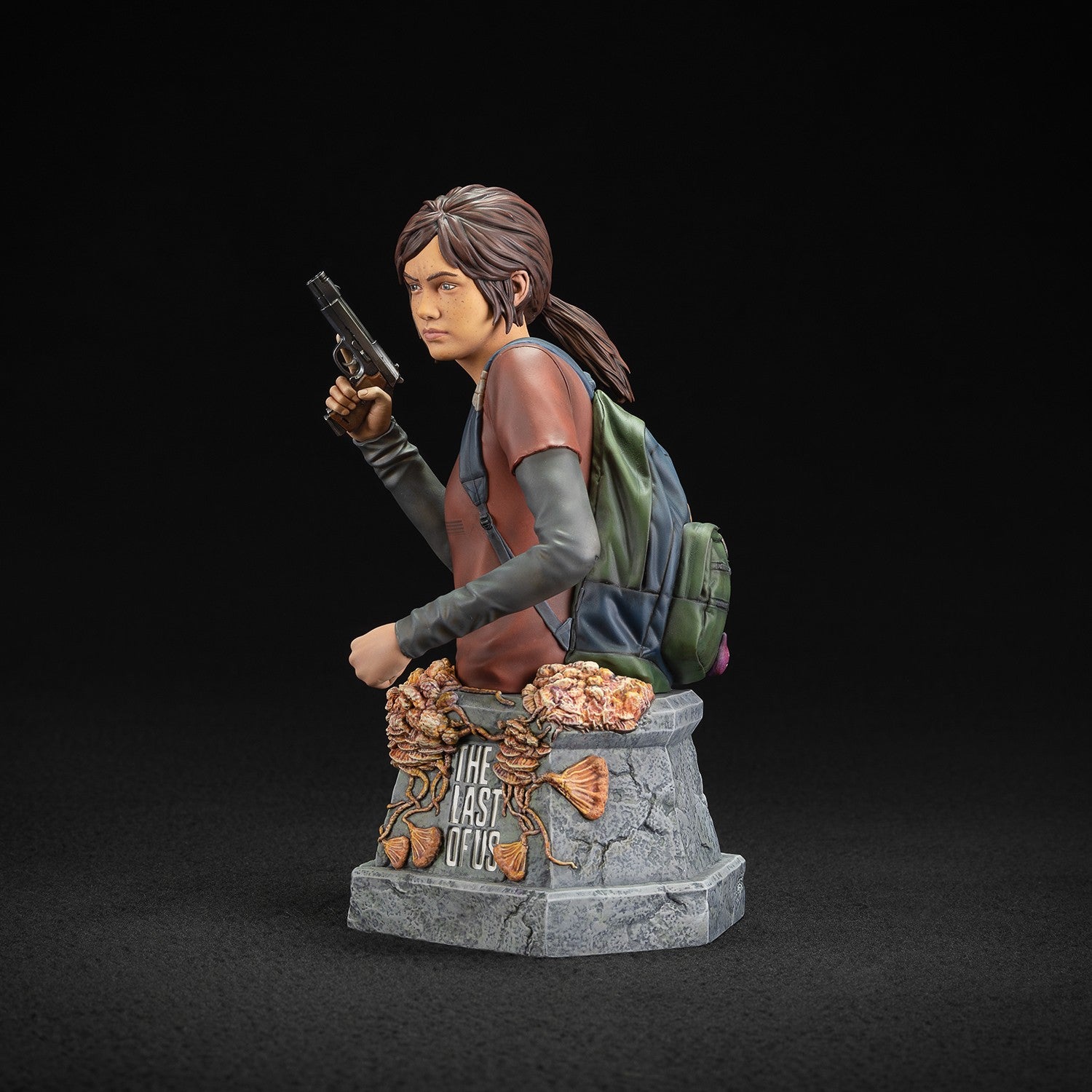 The Last of Us: Ellie with Handgun Bust (19cm)