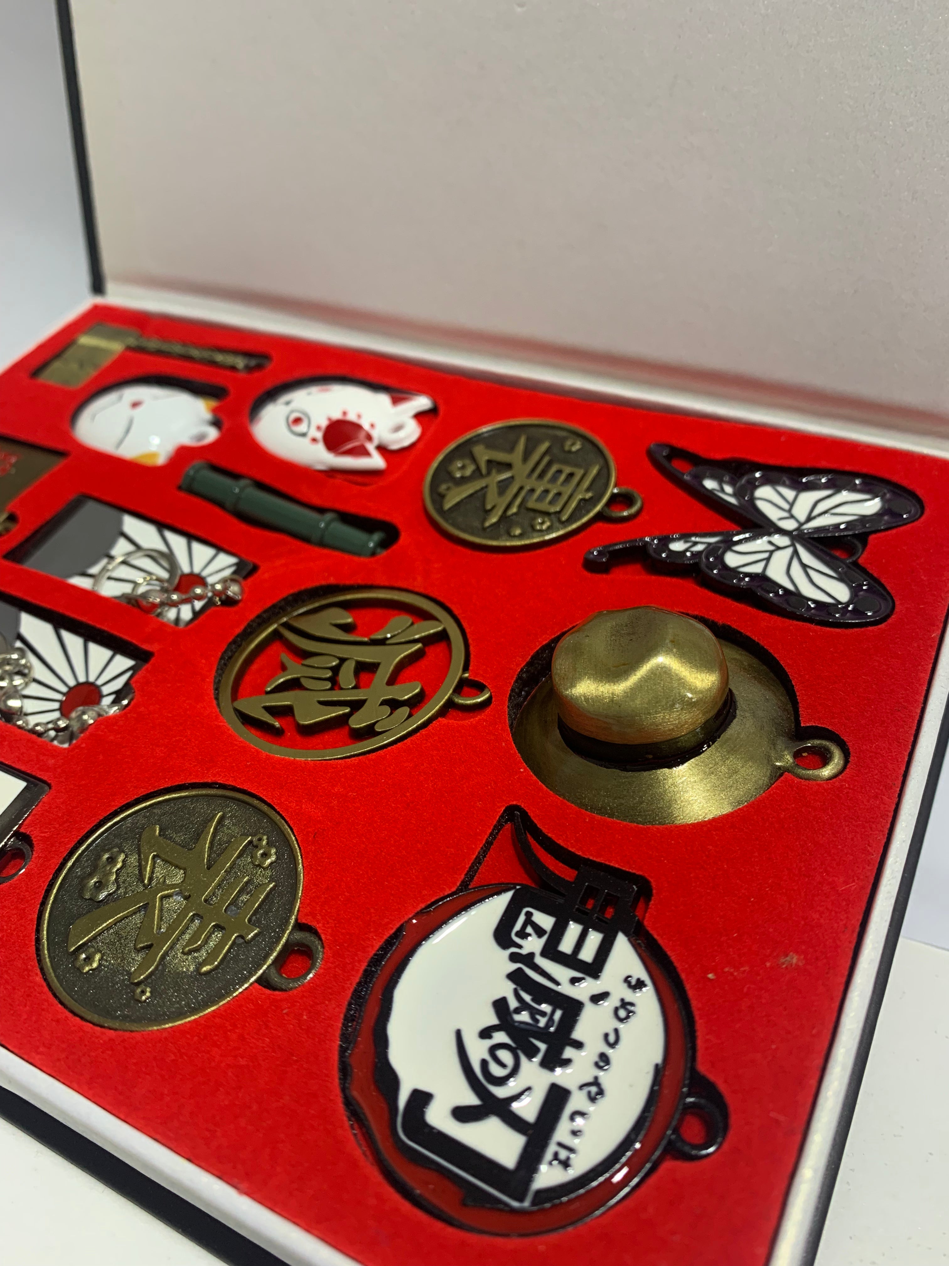 Anime Demon Slayer Metal Necklace & Keychain Collection Box Set 15pcs