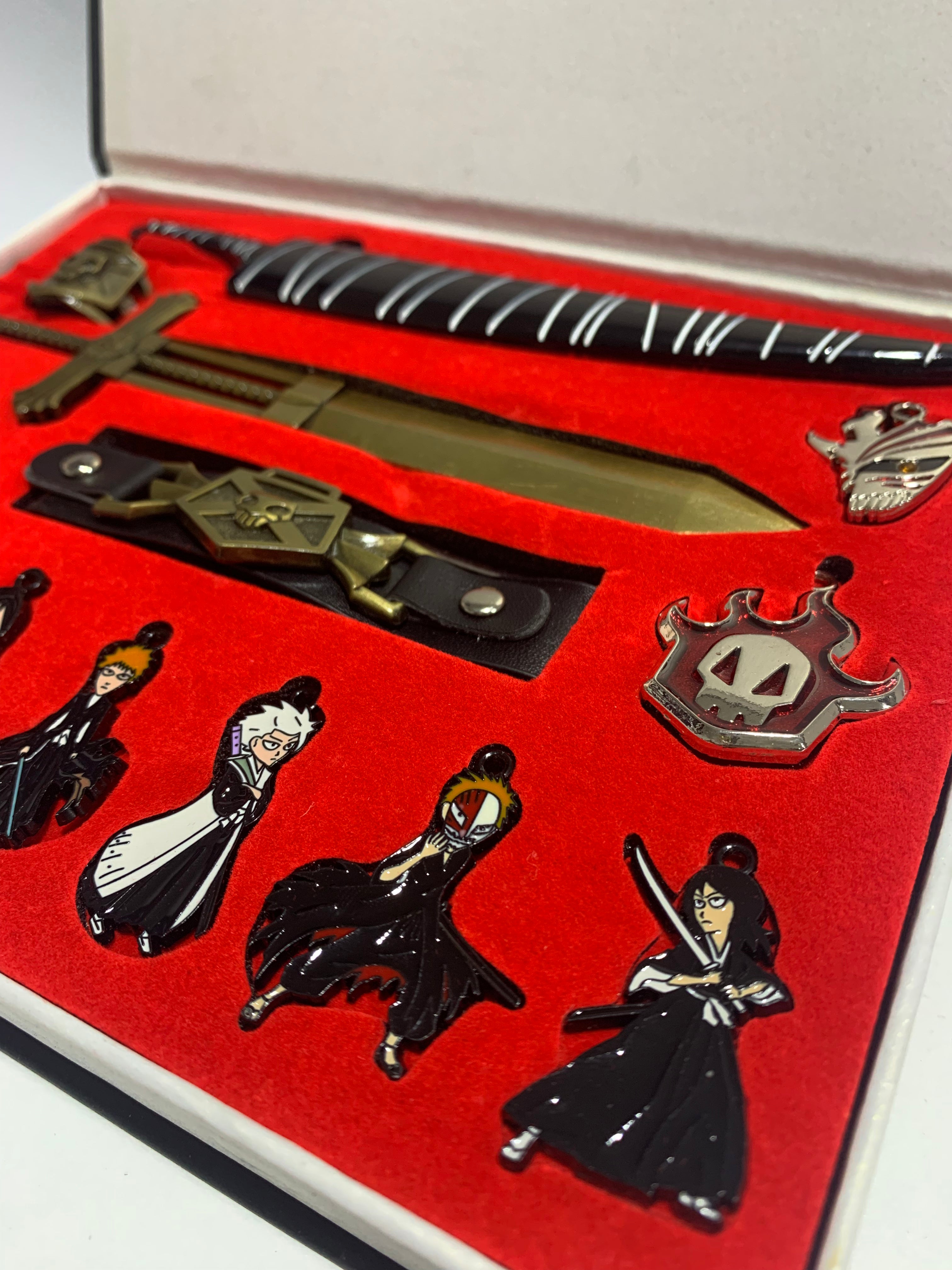 Anime Bleach Metal Necklace & Keychain Collection Box 15pcs