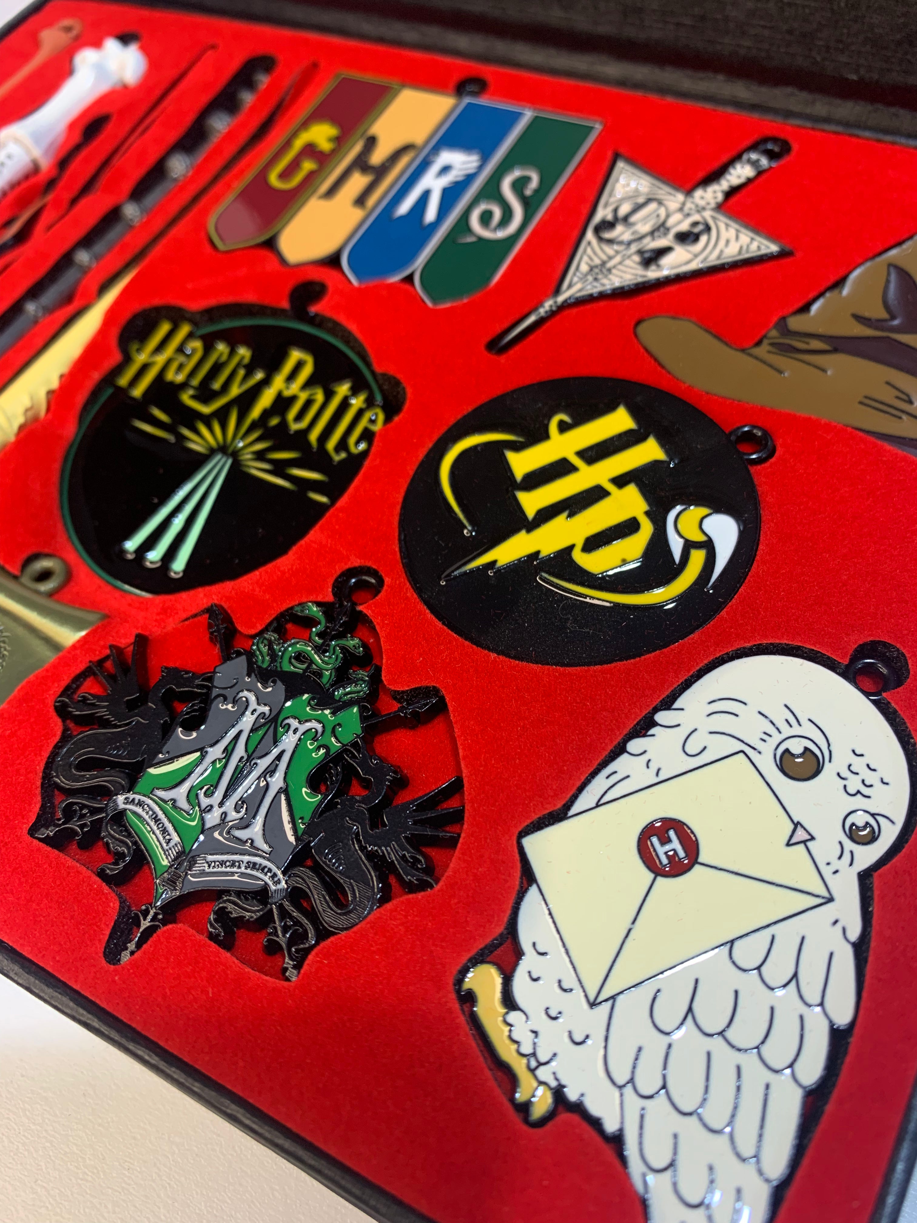 Harry Potter Metal Necklace & Keychain Collection Box 14pcs