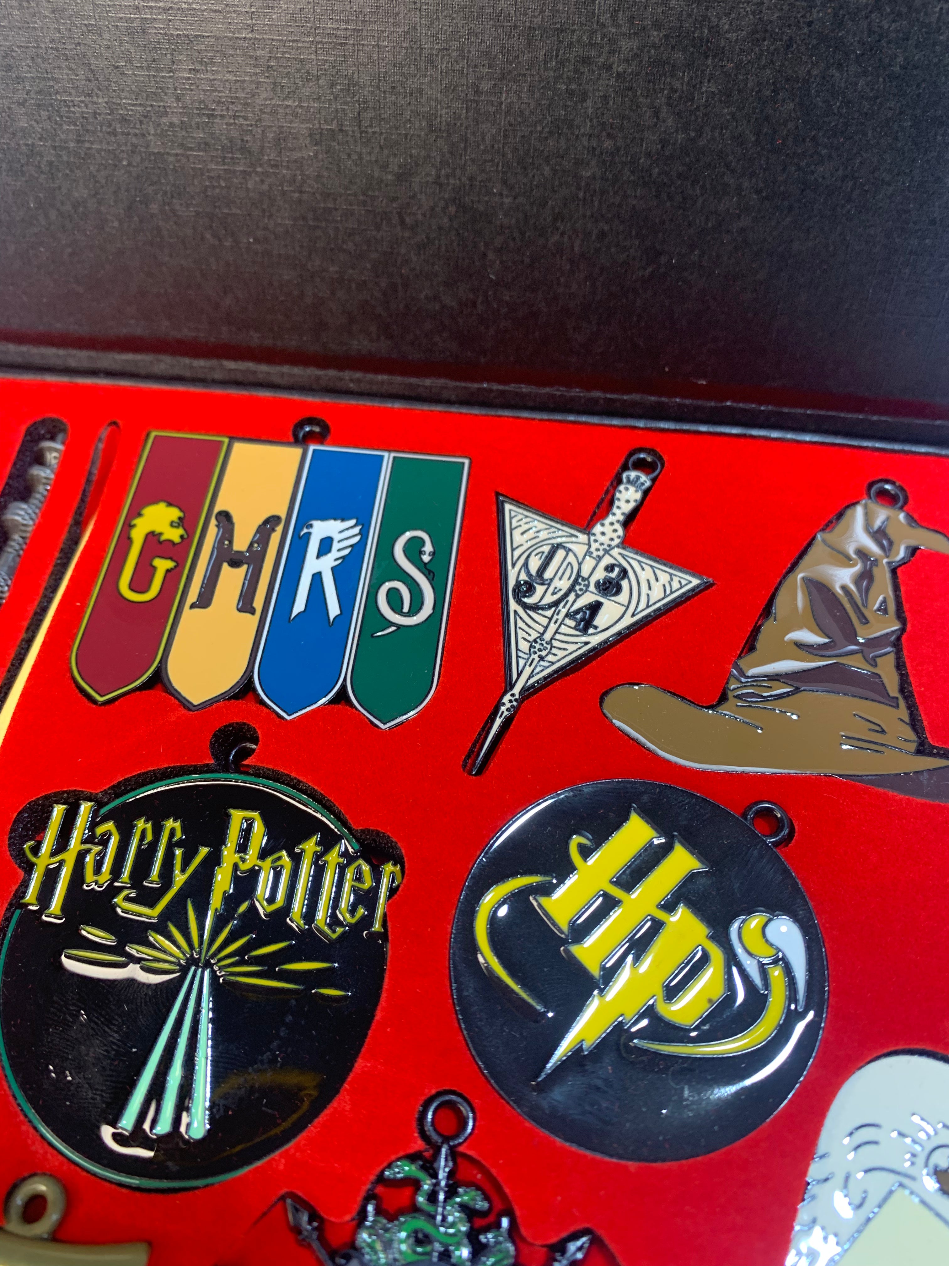 Harry Potter Metal Necklace & Keychain Collection Box 14pcs