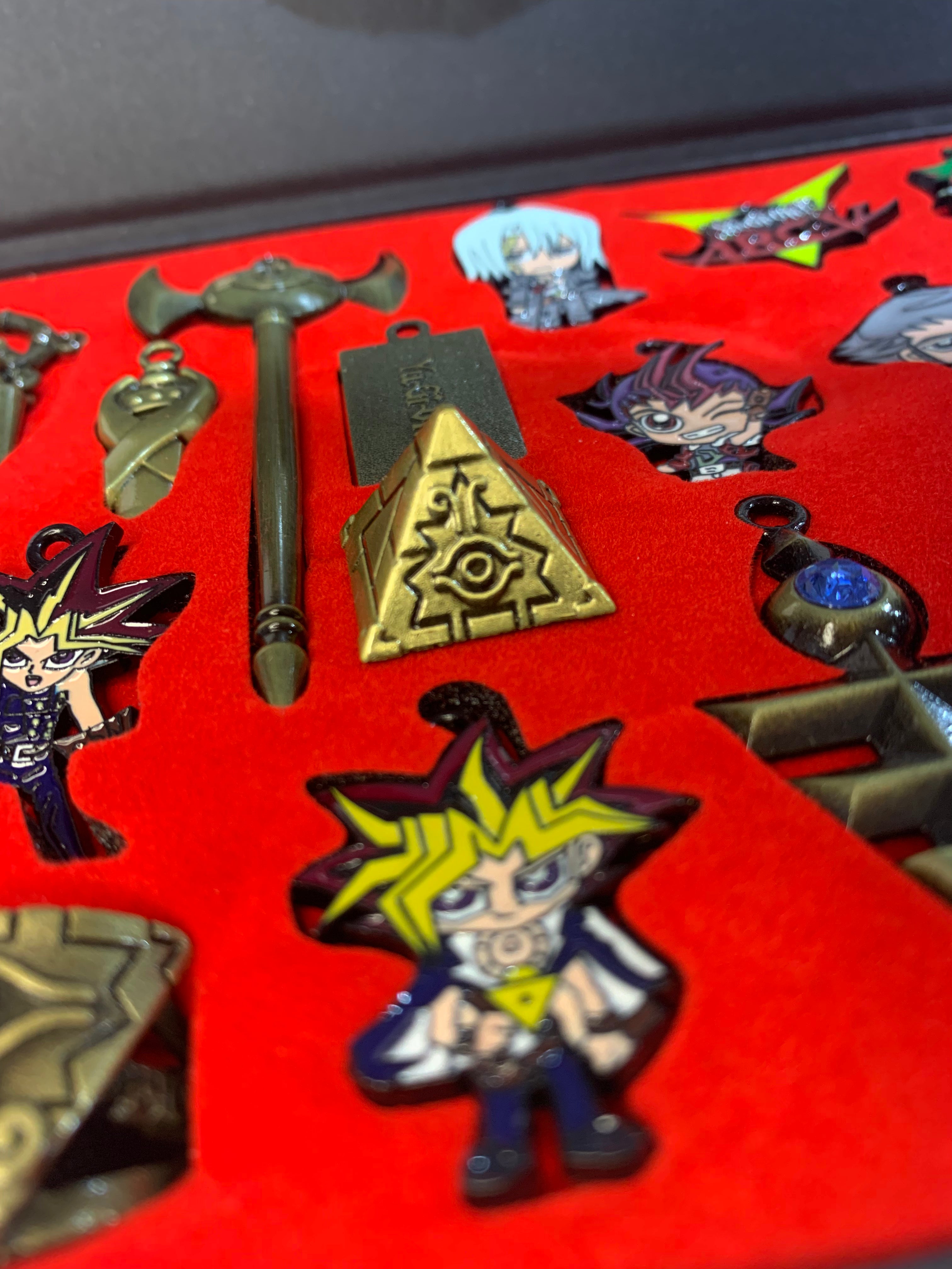 Anime Yu Gi Oh Metal Necklace & Keychain Collection Box 20pcs