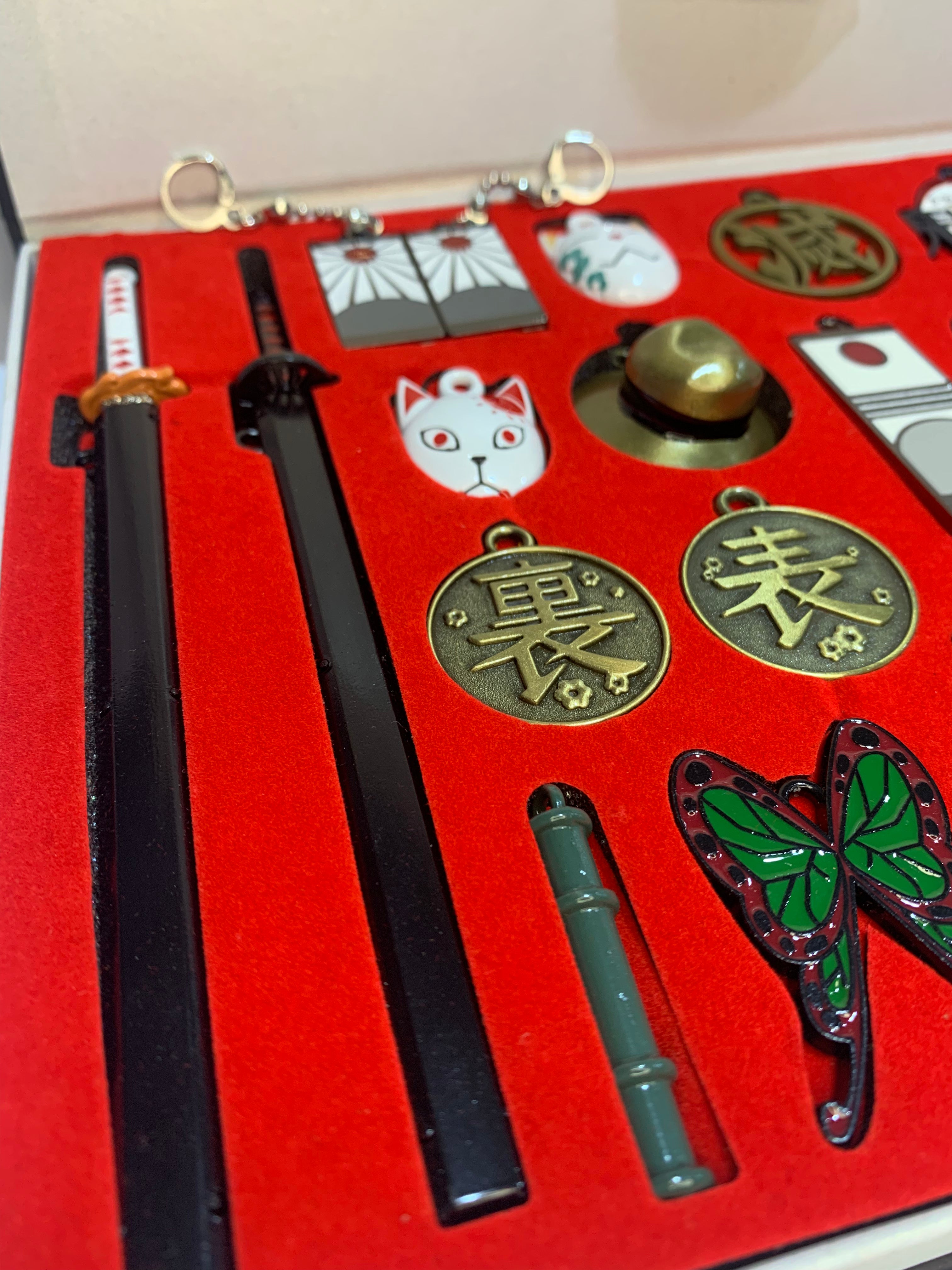 Anime Demon Slayer Metal Necklace & Keychain Collection Box 23pcs