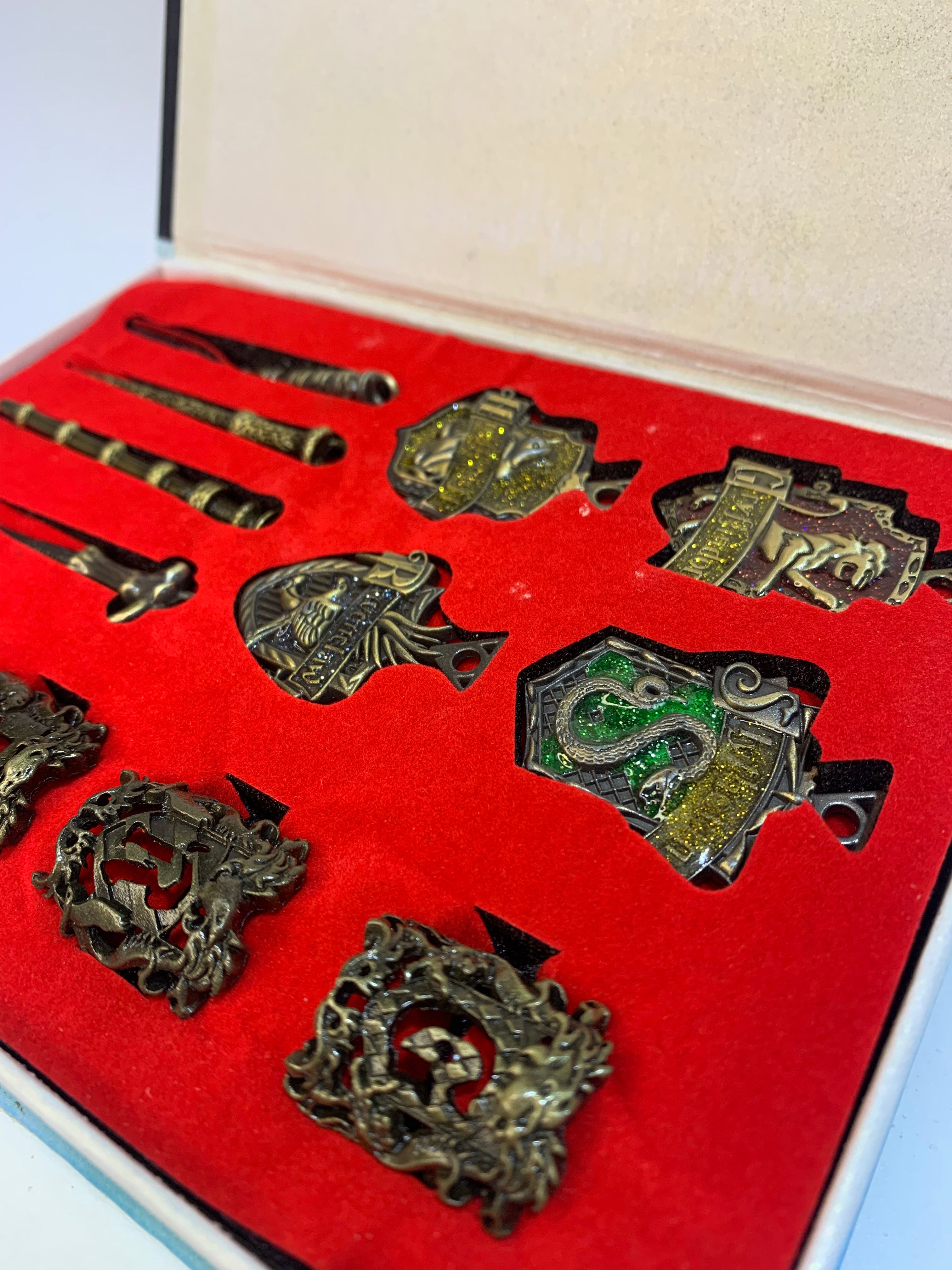 Harry Potter Metal Necklace & Keychain Collection Box 12pcs
