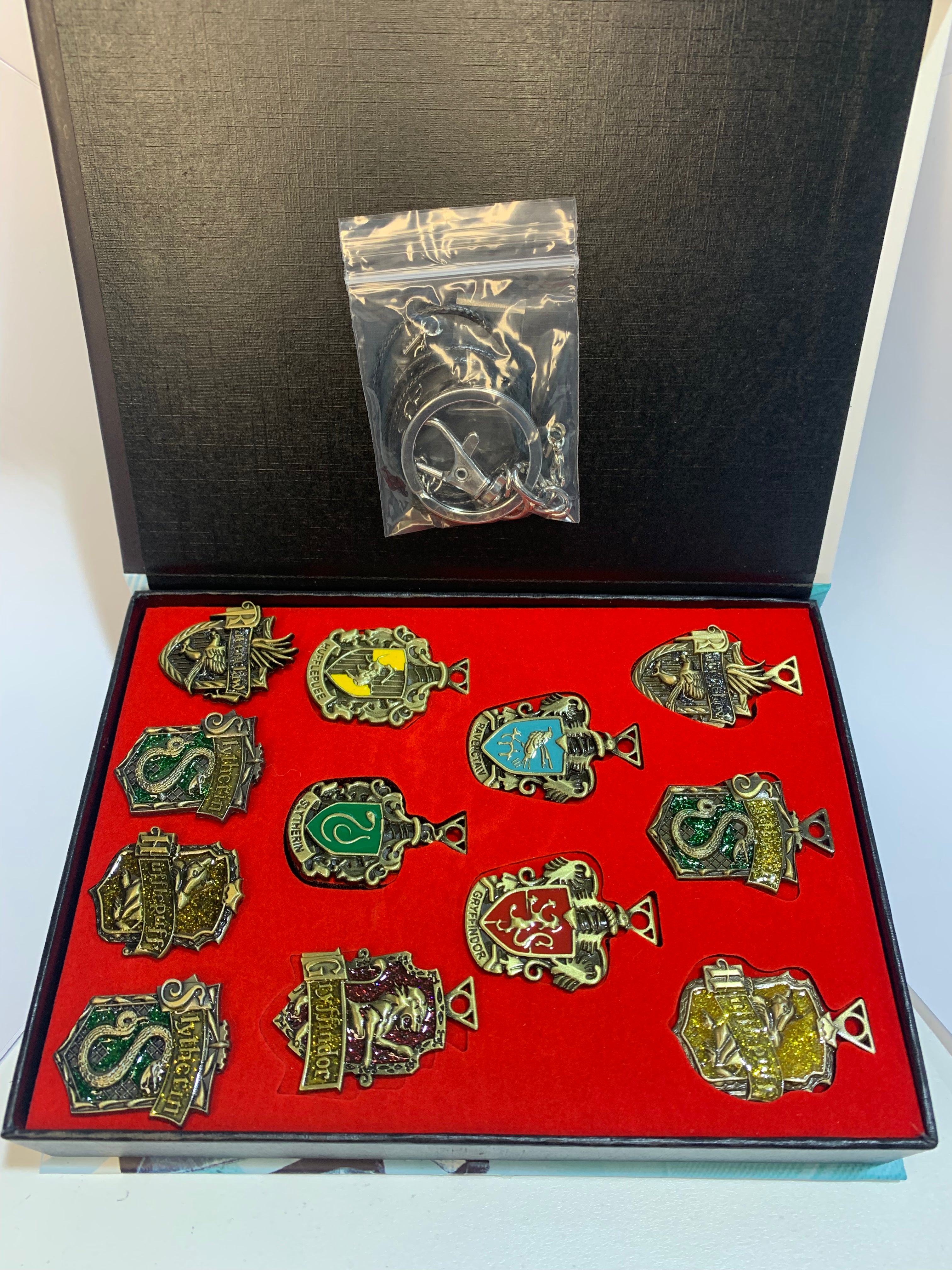 Harry Potter Metal Necklace & Keychain Collection Box 12pcs