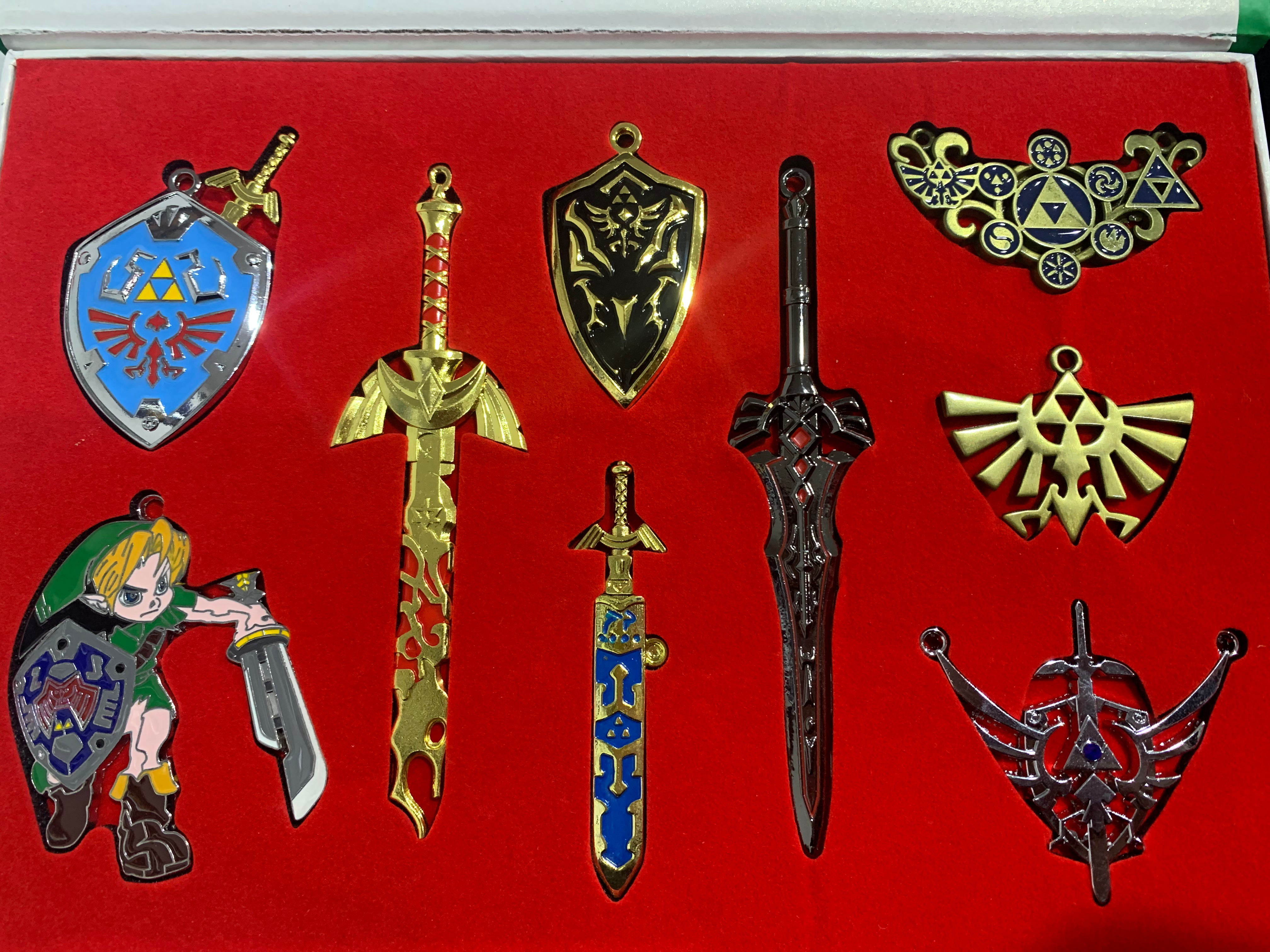 The Legend of Zelda Necklace & Keychain Collection Box 9pcs