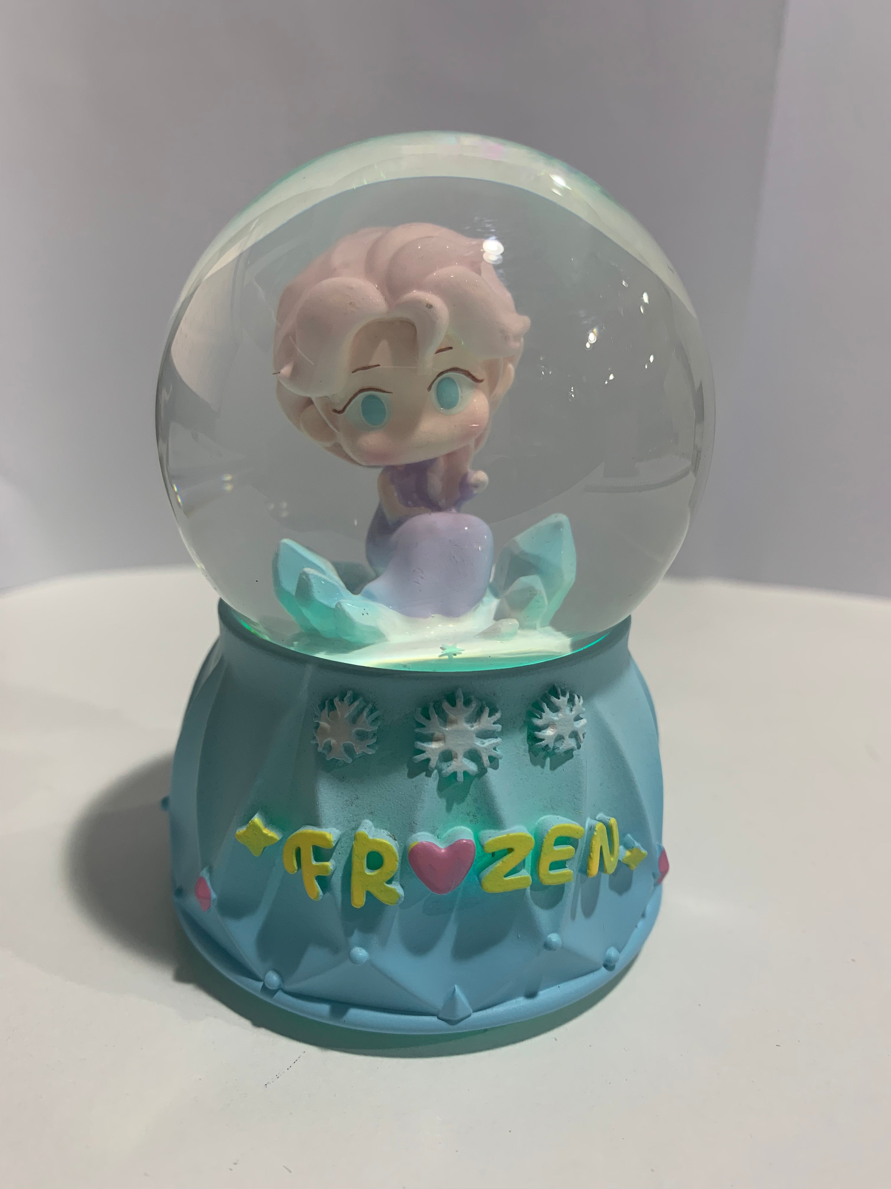 Disney Frozen Elsa Snow Globe 3D Crystal Ball With Colorful LED Light (10cm)