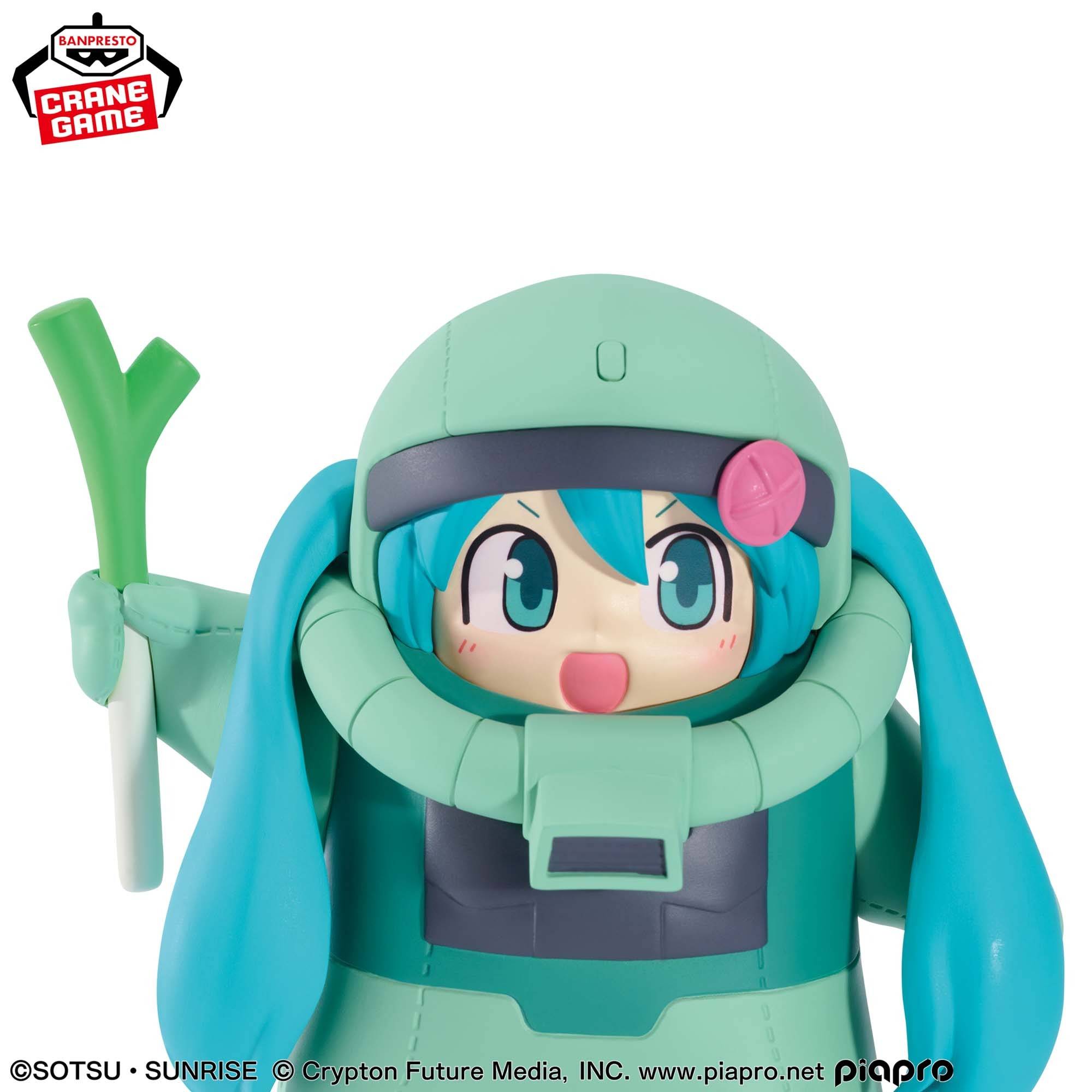 Anime Hatsune Miku x Gundam 45th Anniversary : Miku Zaku-Gurumi Figure (15cm)