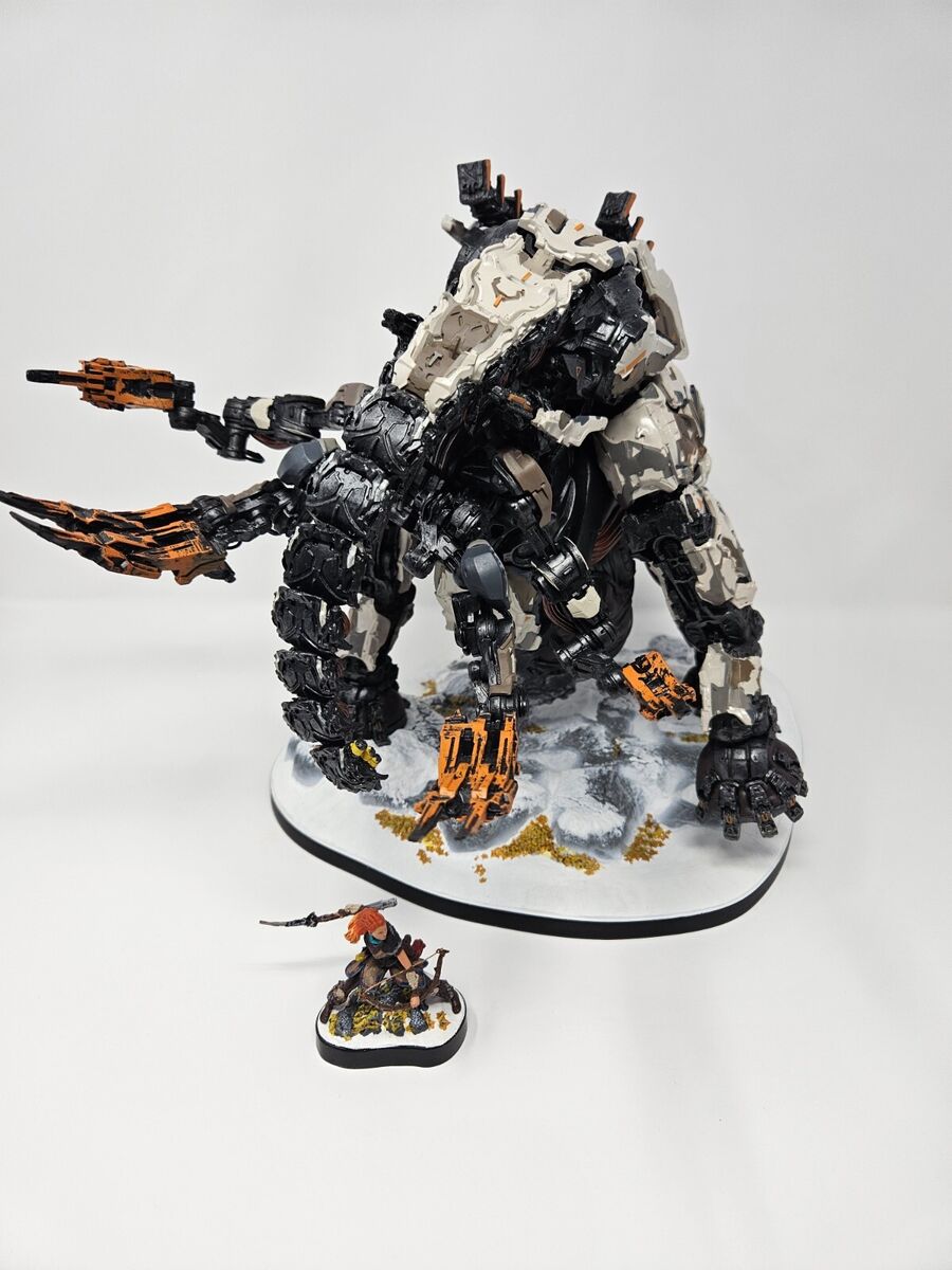 Horizon Forbidden West Tremortusk & Aloy Figure