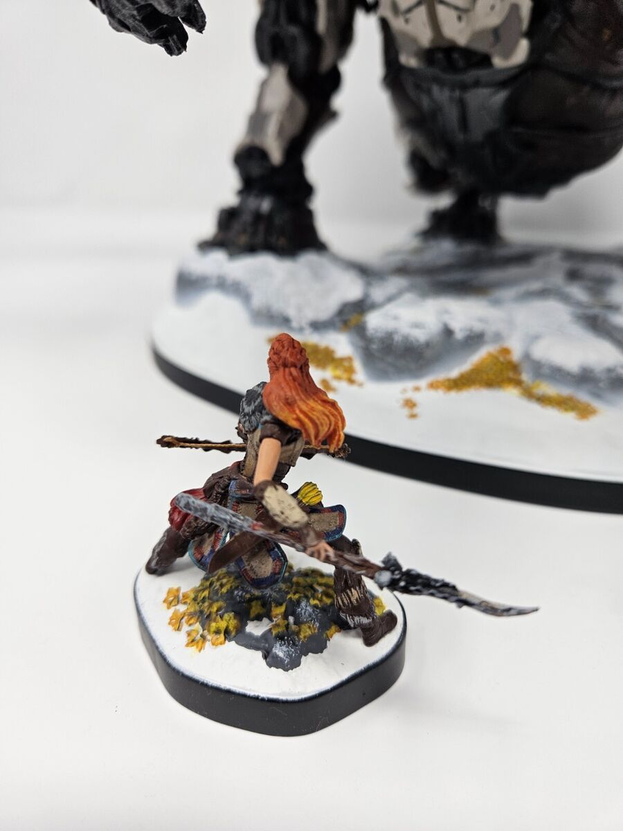 Horizon Forbidden West Tremortusk & Aloy Figure