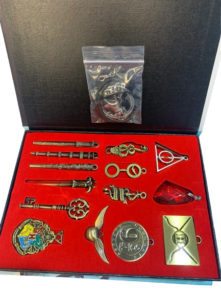 Harry Potter Metal Necklace & Keychain Collection Box 14pcs